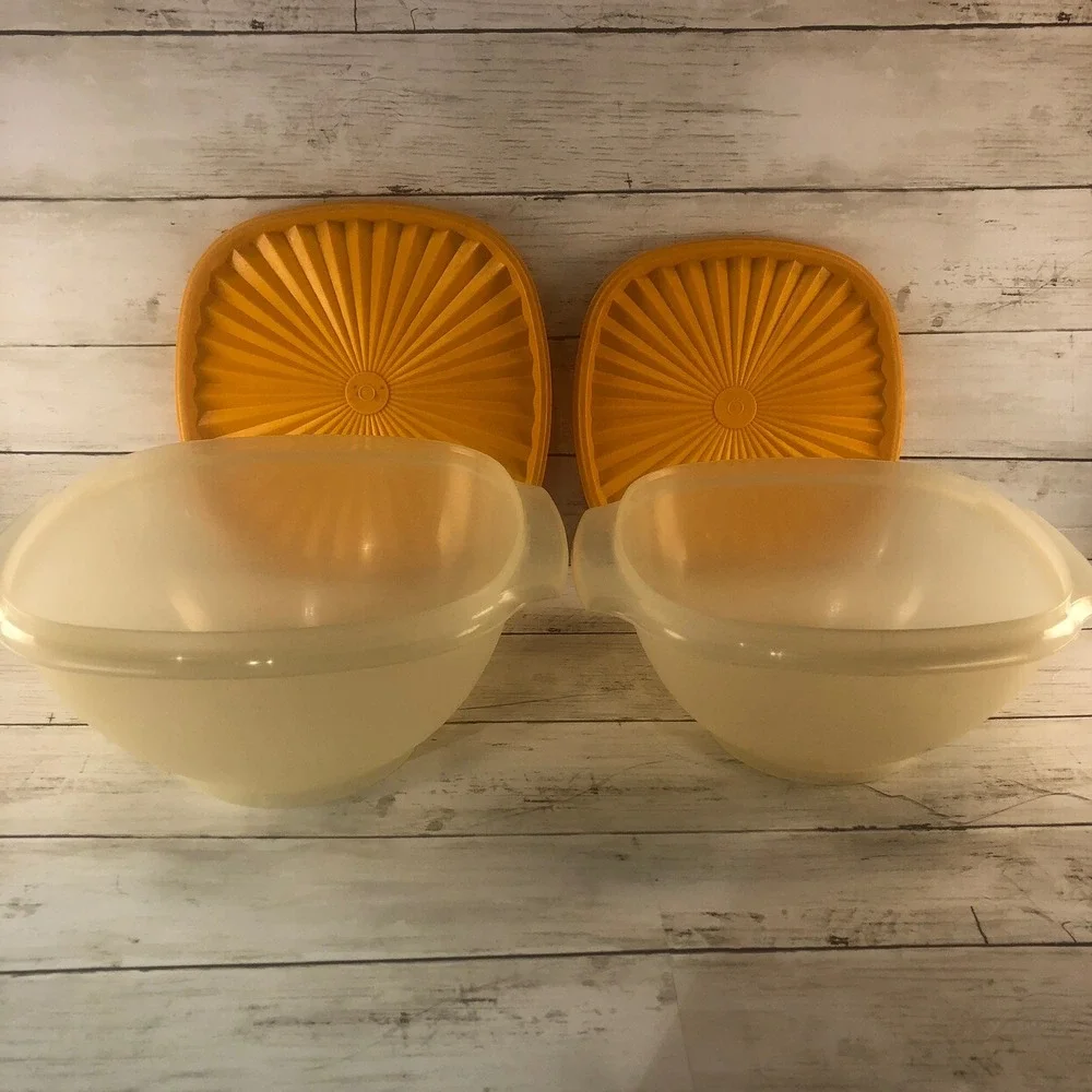 Tupperware vintage servalier