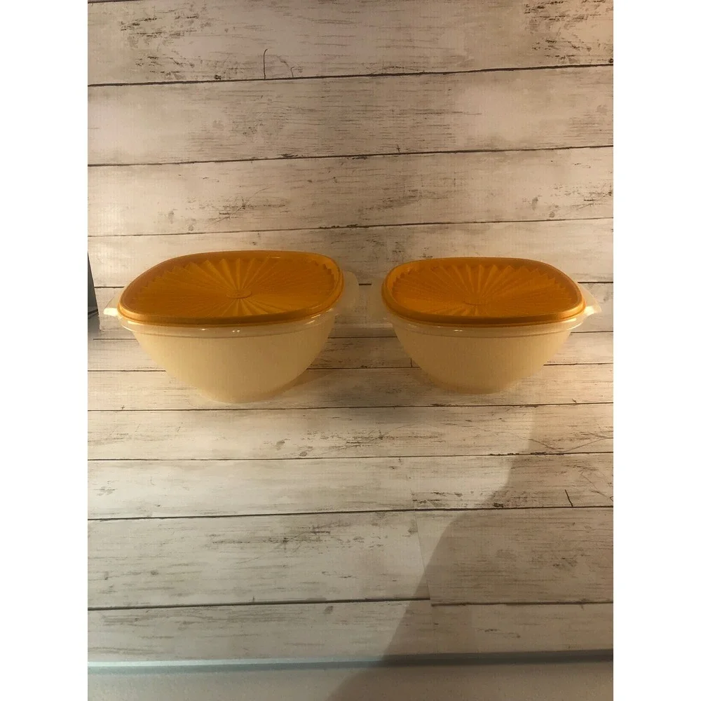 Tupperware vintage servalier