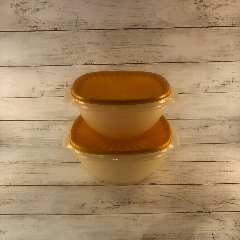 Tupperware vintage servalier