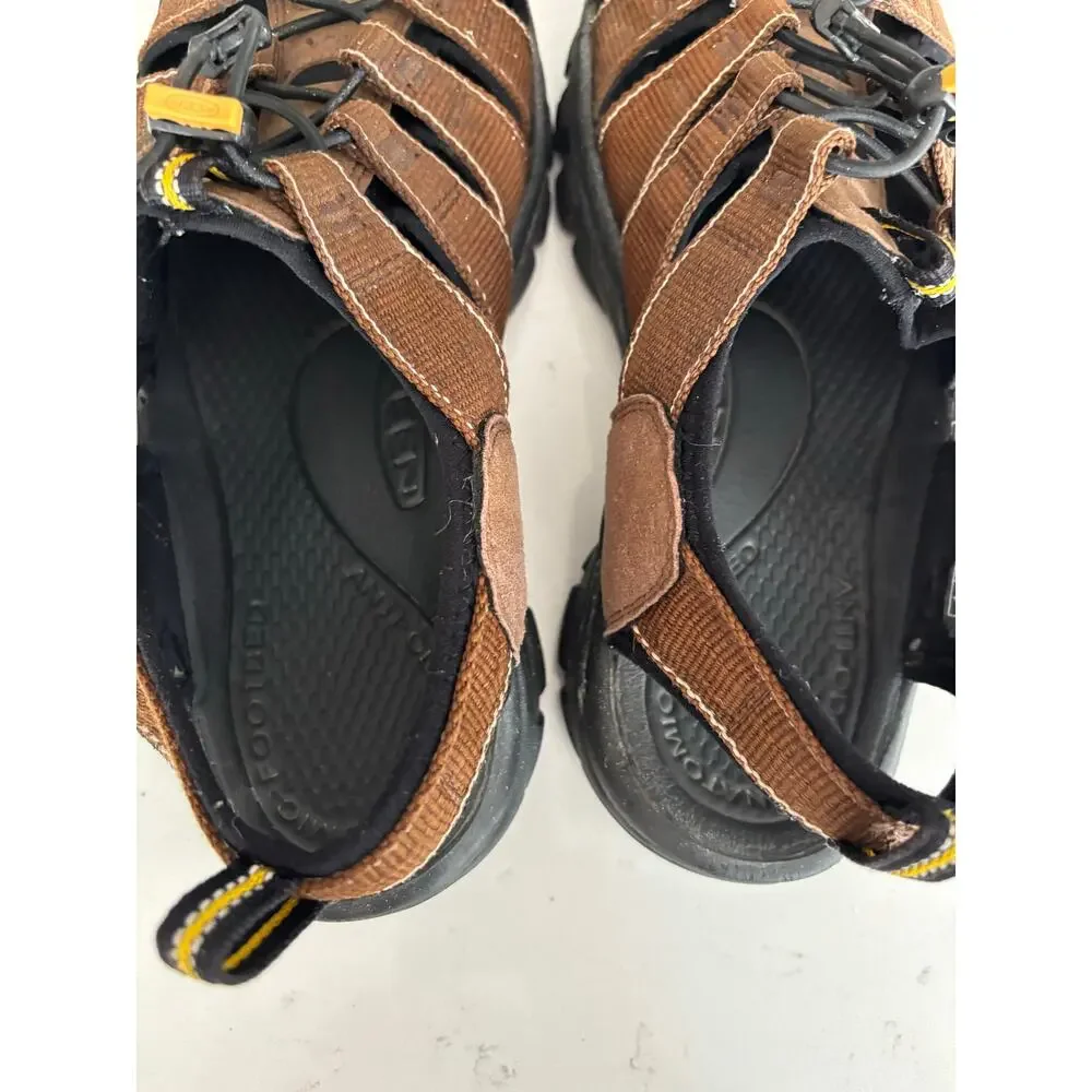 KEEN Newport H2 sandals sz 11 mens brown durable water hiking gorpcore outdoors