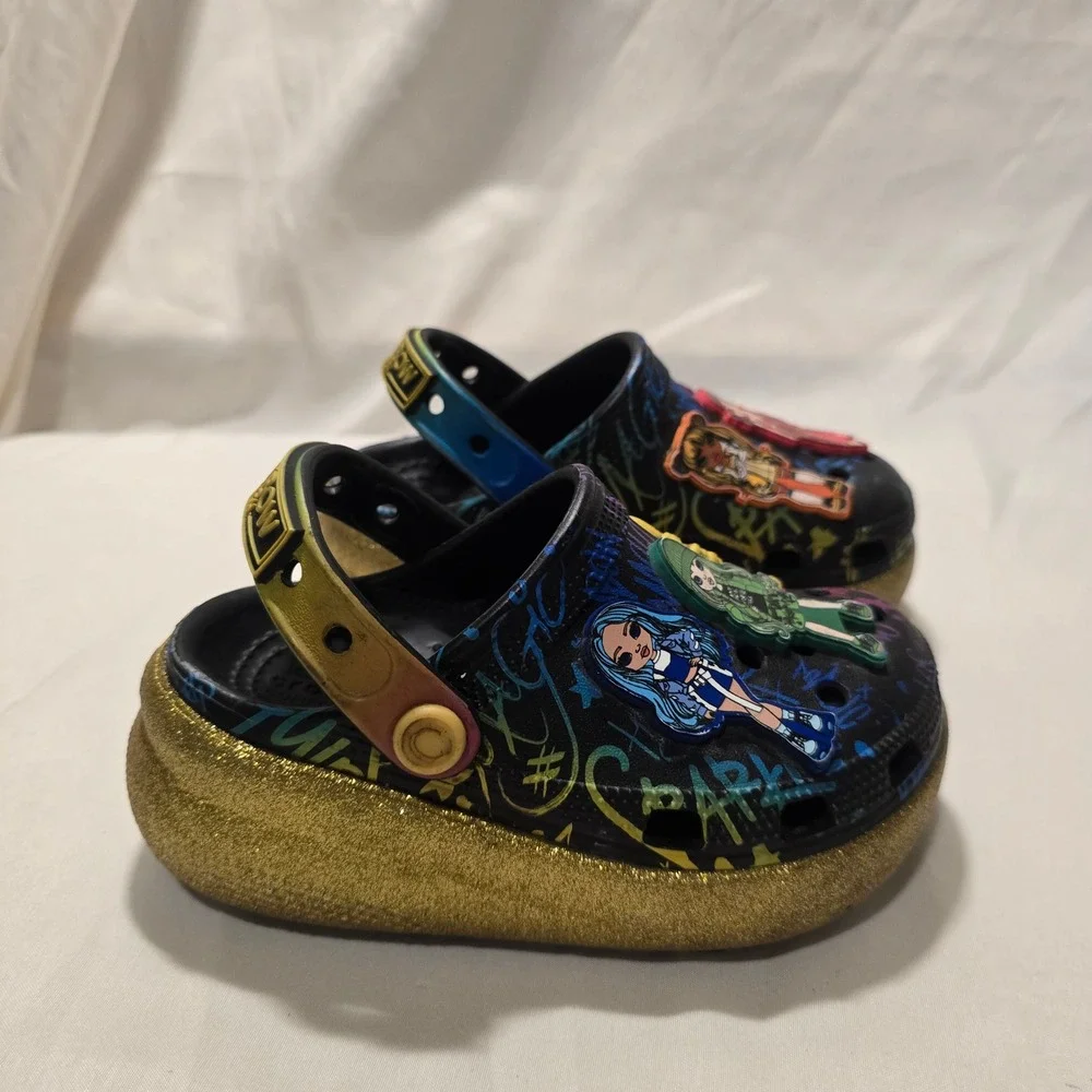 CROCS step into