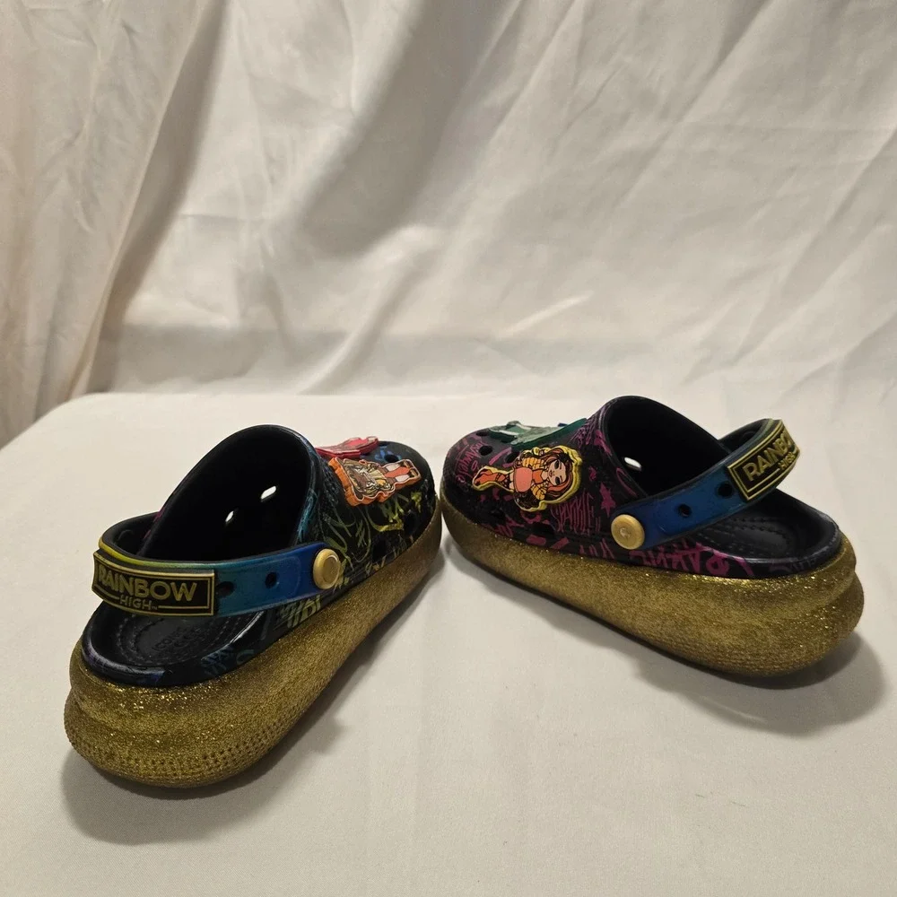 CROCS step into