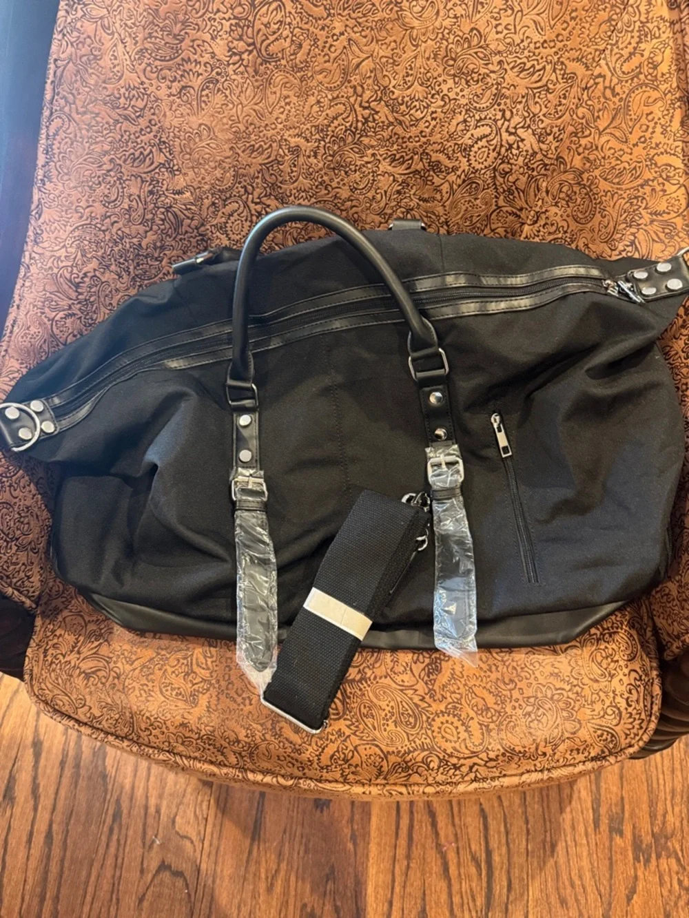N/A spacious black