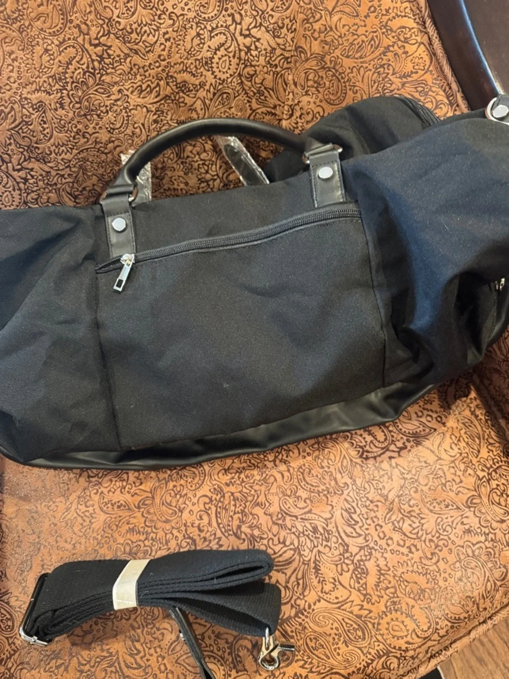 N/A spacious black