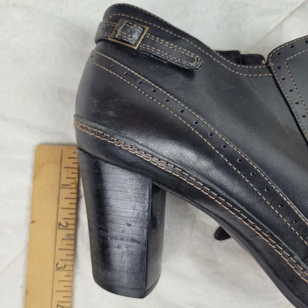 Clarks Artisan Black Leather Cap Toe Ankle Bootie Heels Zipper Womens 10M casual