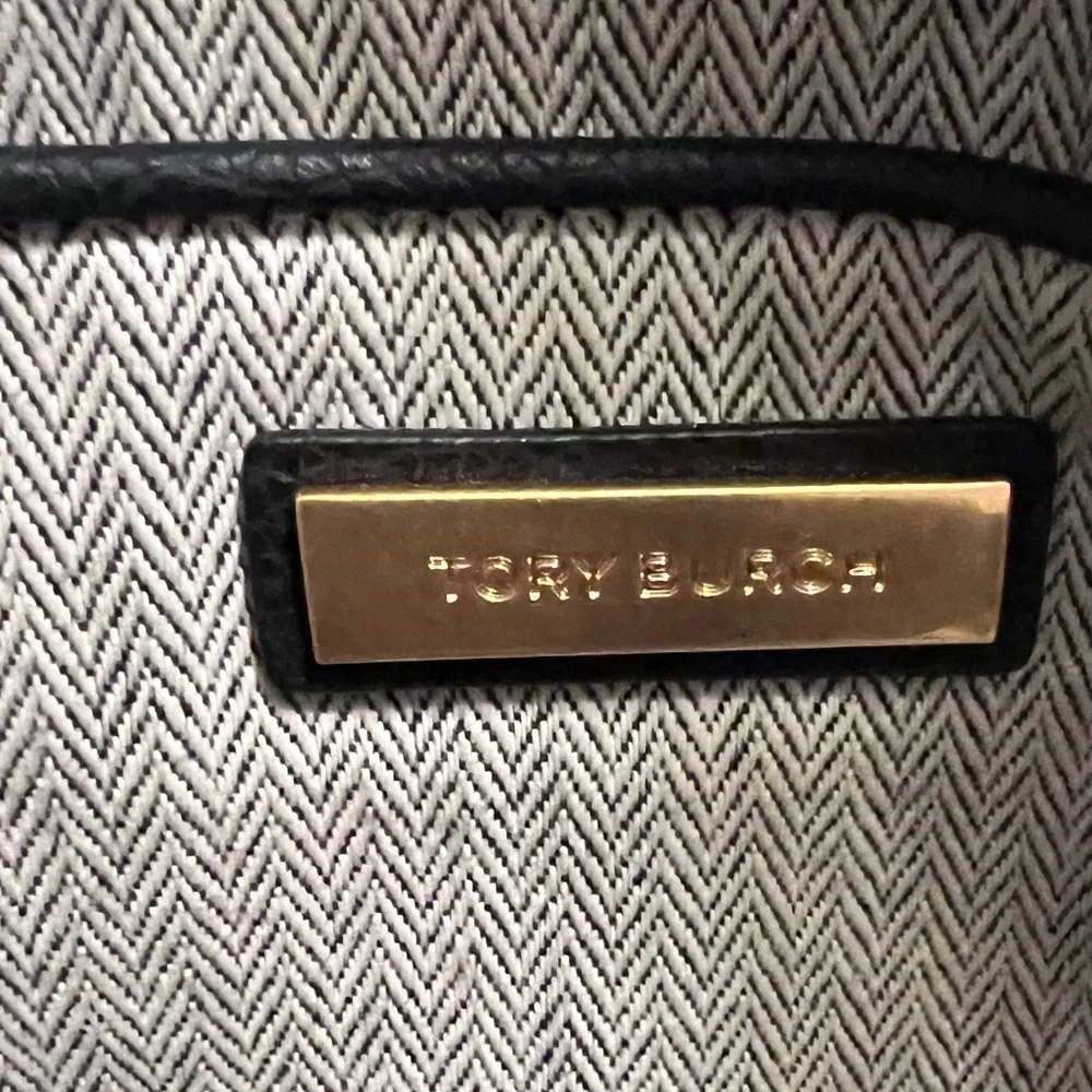 TORY BURCH Robinson Leather Tote. Black. NWOT