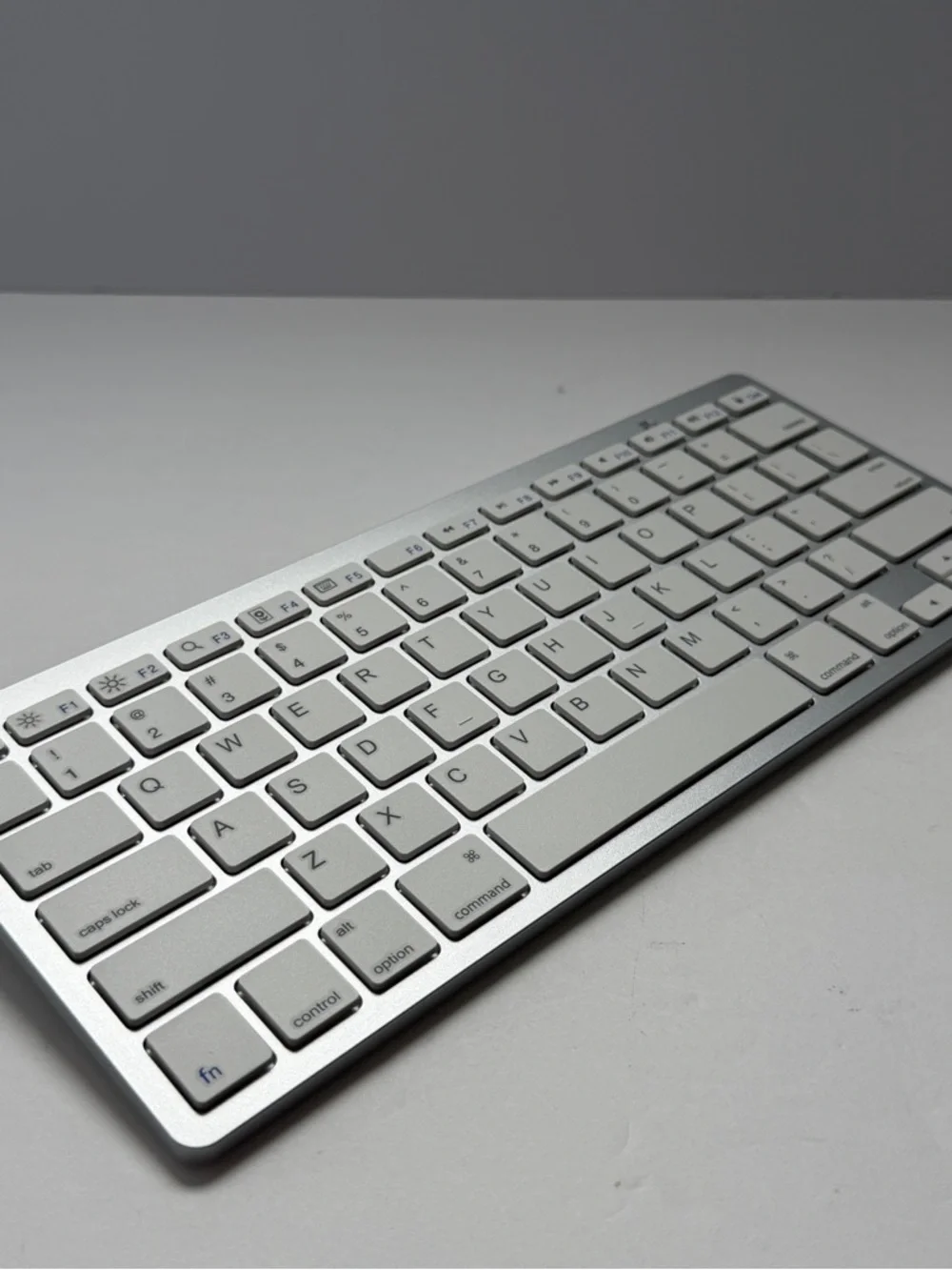 OMOTON silver wireless