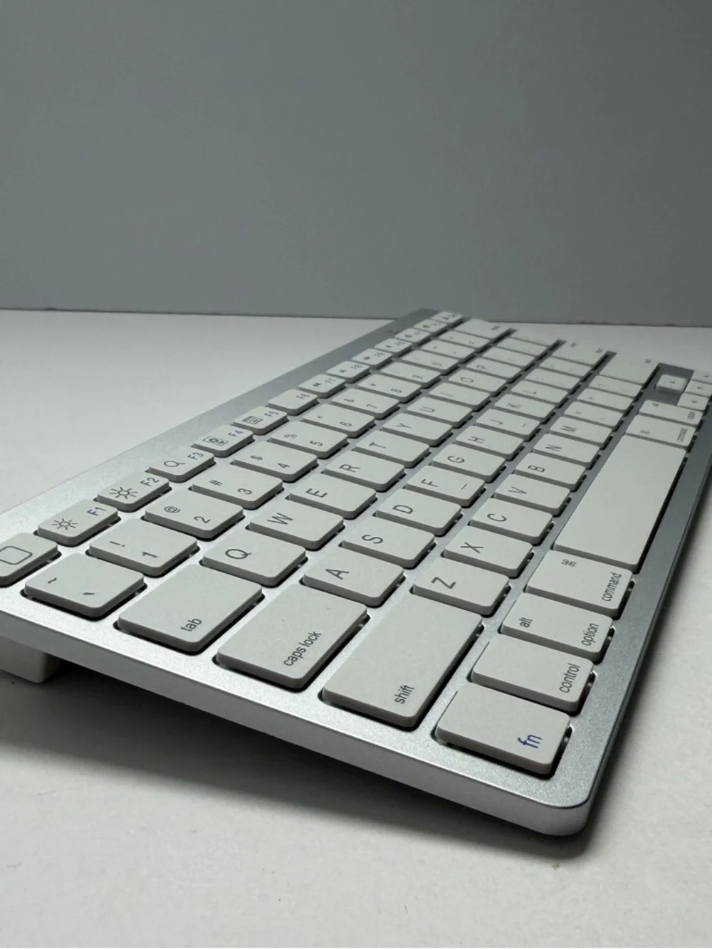 OMOTON silver wireless