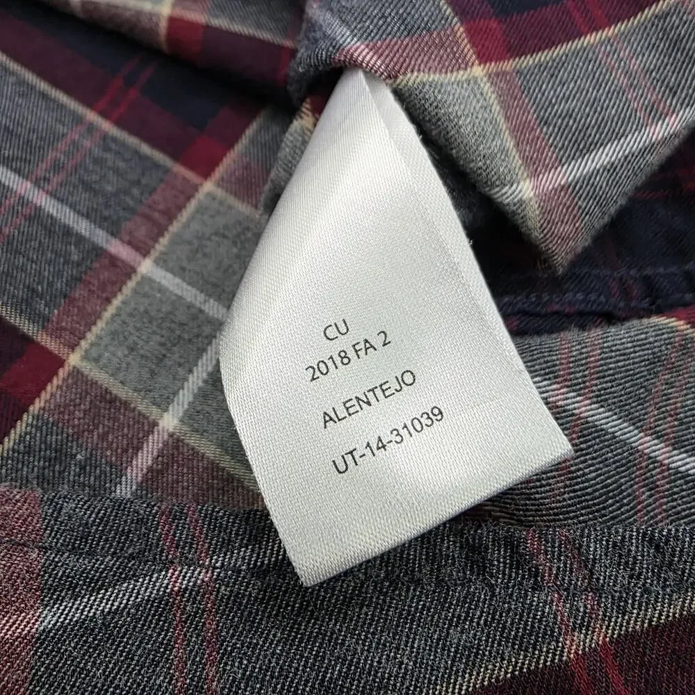 UNTUCKit Shirt Mens Large Red Navy Plaid Alentejo Slim Fit Cotton Button Down