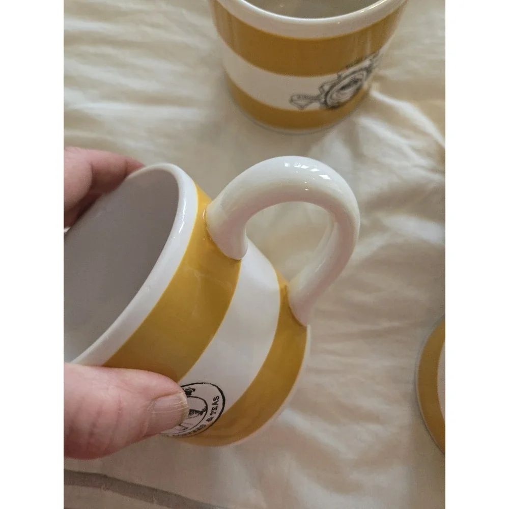 4 Williams Sonoma Mugs Dijon Stripe Gold White Coffee Shop Black Labels