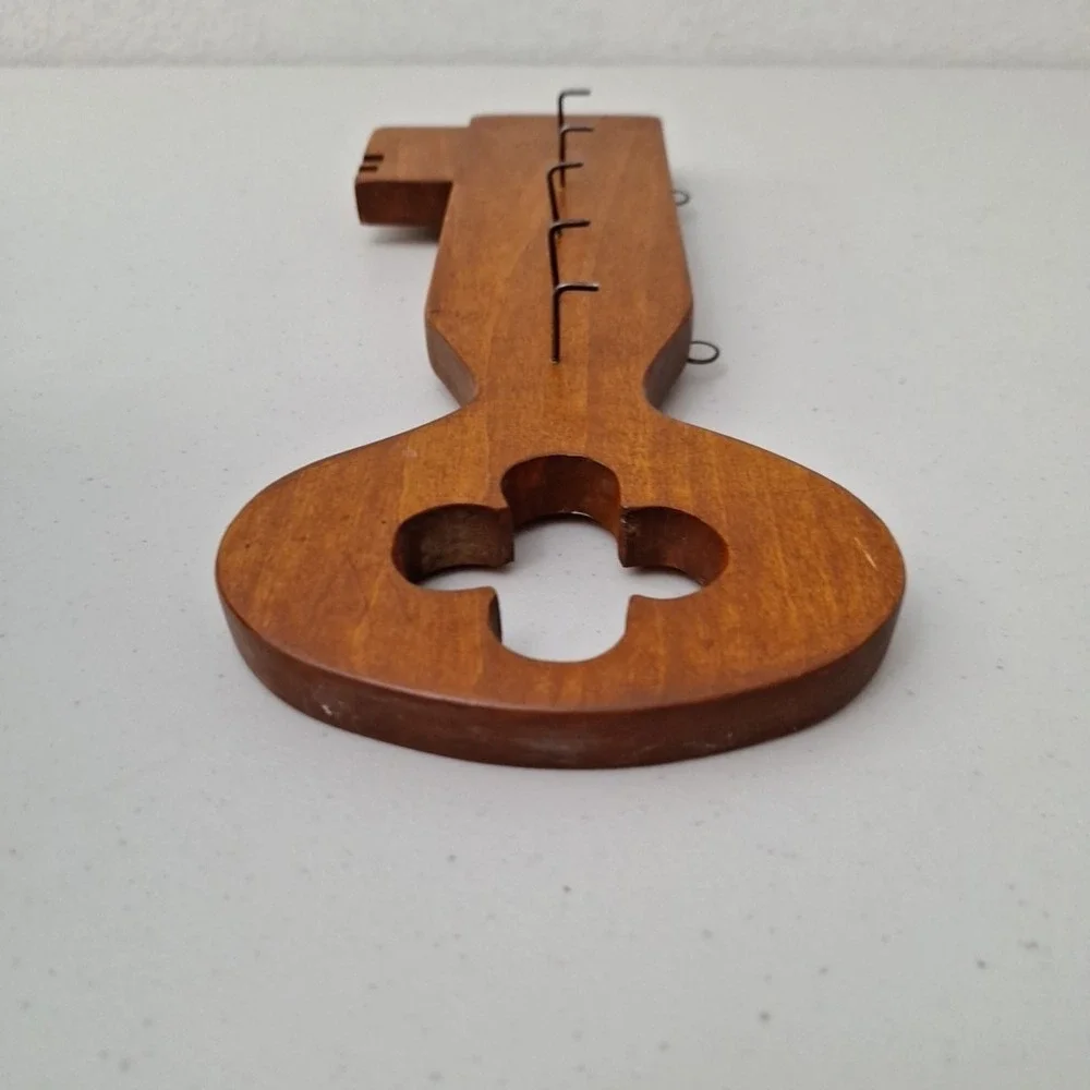 Vintage Wood Wooden Key Shaped Key Holder Rack 6 Hooks See Pics/Desc 12