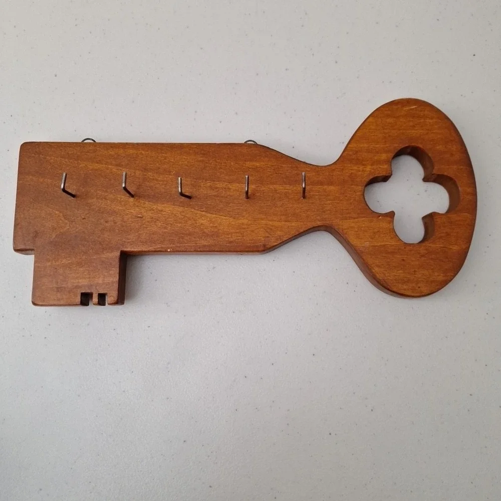 Vintage Wood Wooden Key Shaped Key Holder Rack 6 Hooks See Pics/Desc 12