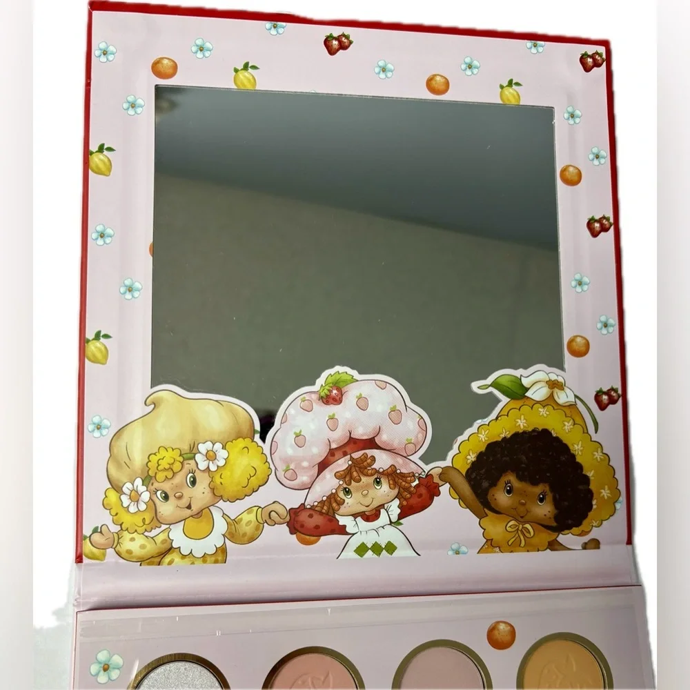 The World of Strawberry Shortcake Retro Eyeshadow Palette