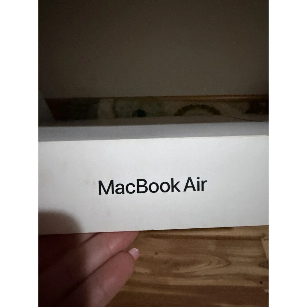 MacBook Air 13 Inch 256GB Computer Box - Box Only
