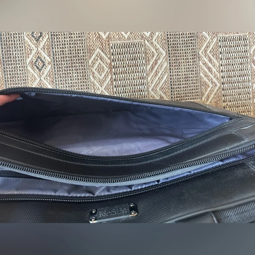 KENNETH COLE REACTION Unisex Black Multi Pocket Laptop Bag