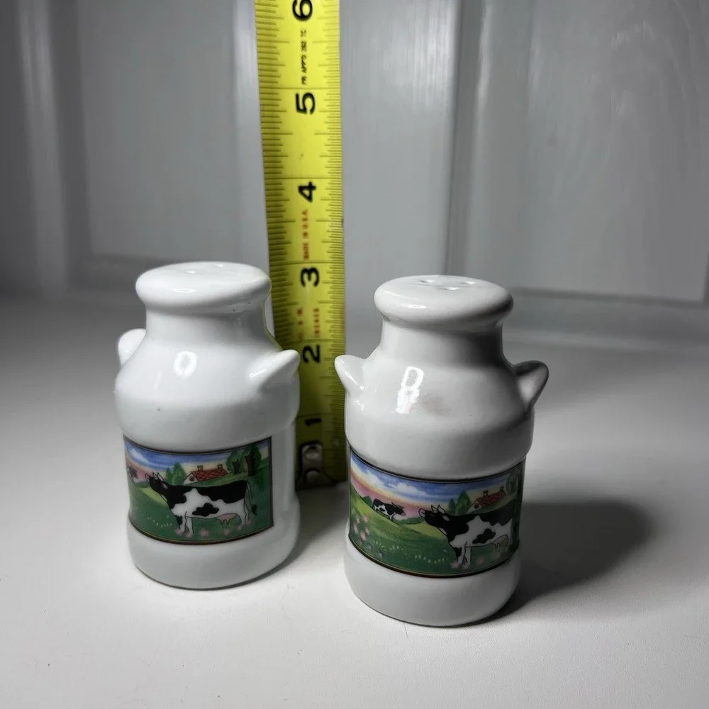 Milk Can Dairy Farm with Cows Salt and Pepper Shaker Set Ceramic Vintage 1990s