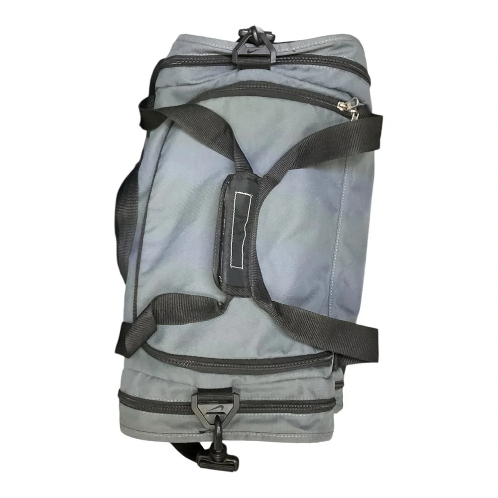 🏋️‍♂️ Nike Gray & Black Duffel Bag — Gym /‎ Travel / Sports Carryall 💼