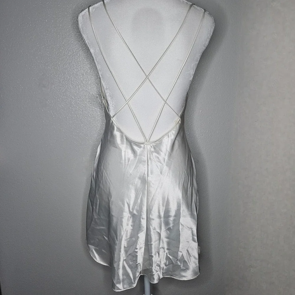 california dynasty pearl has satin