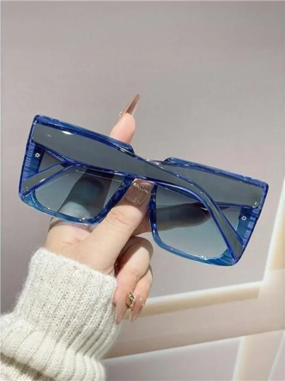 Oversized Gradient Square Sunglasses