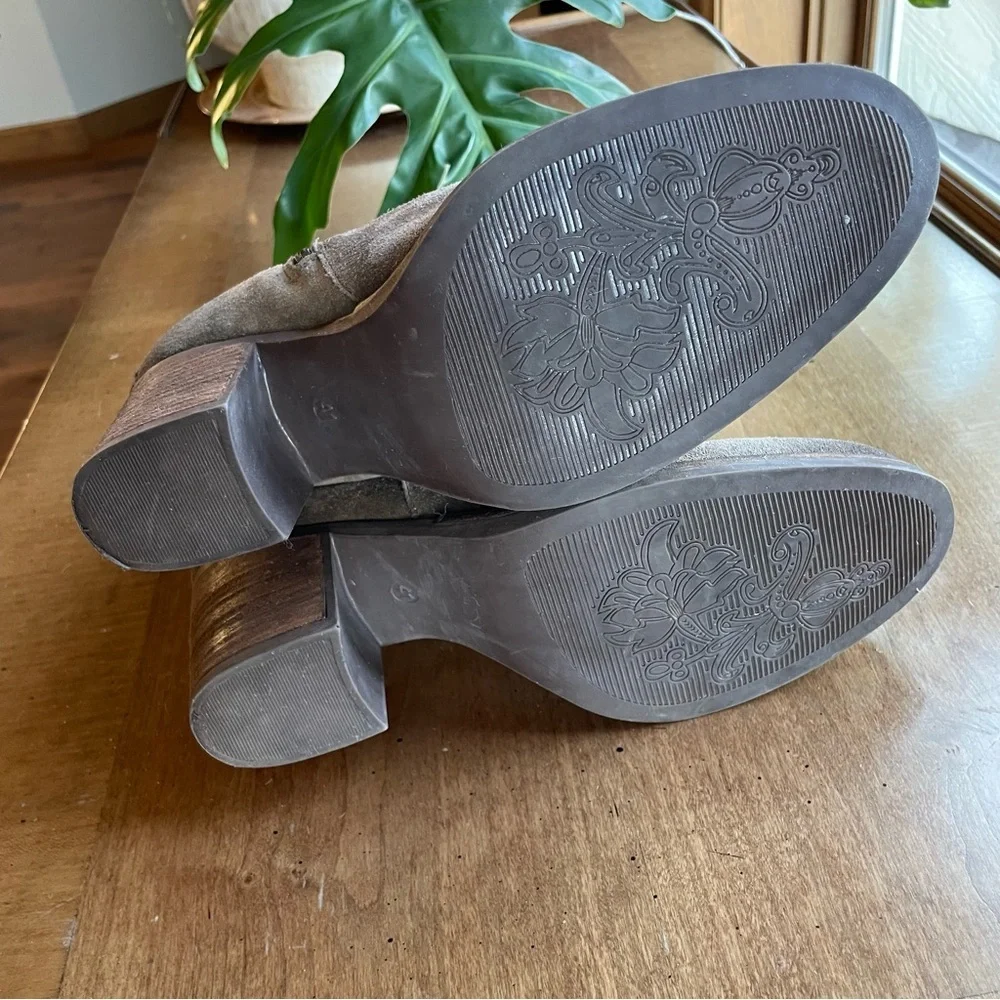 Bos. & Co. barlow suede