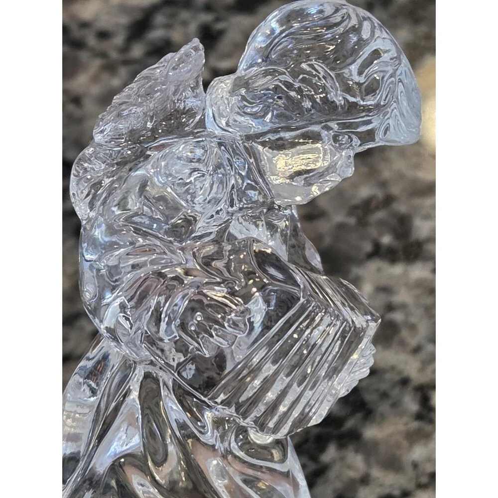 Mikasa austrian lead