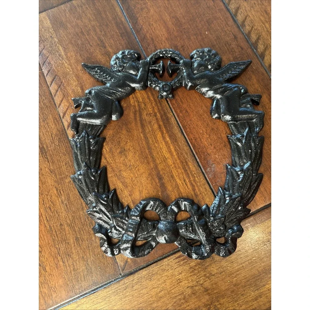 Cast Iron Cherub Wreath‎ 03632