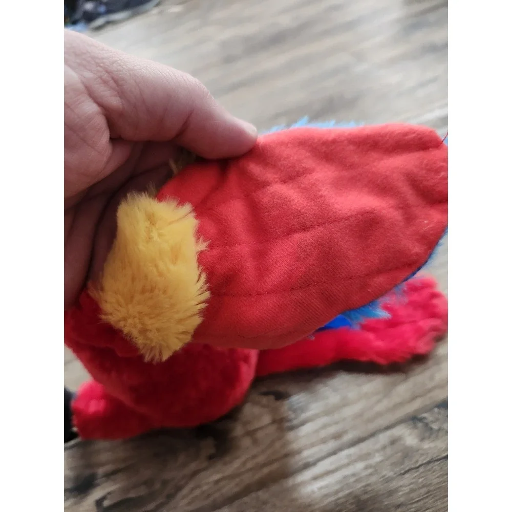 Wild Republic scarlet macaw