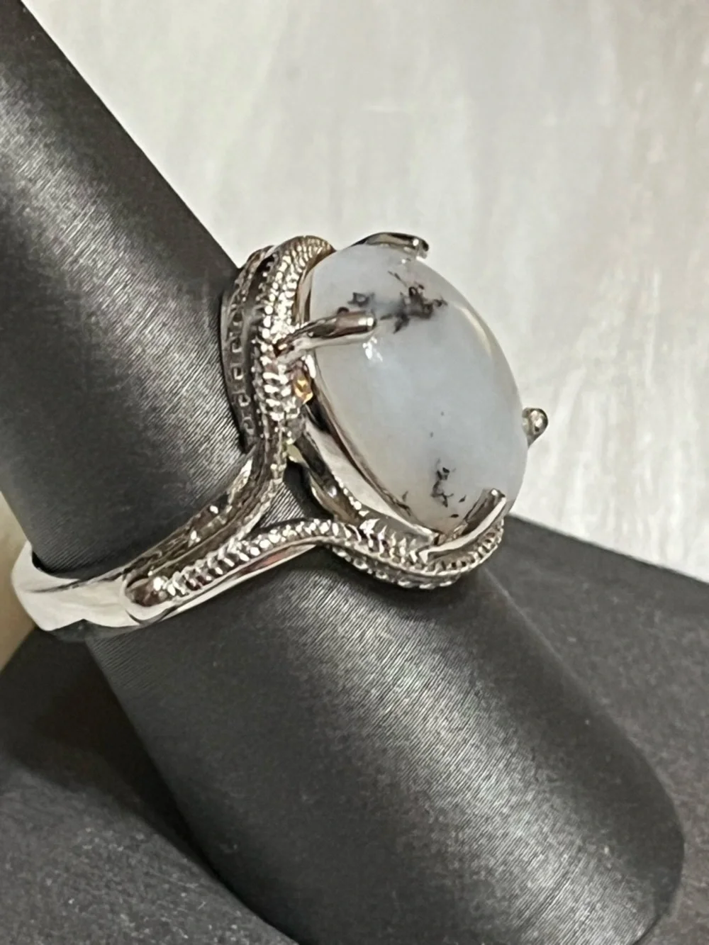 Karis dendritic opal