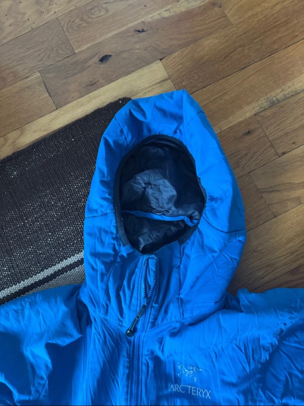Arc'teryx Atom Bright Blue Hooded Puffer Jacket