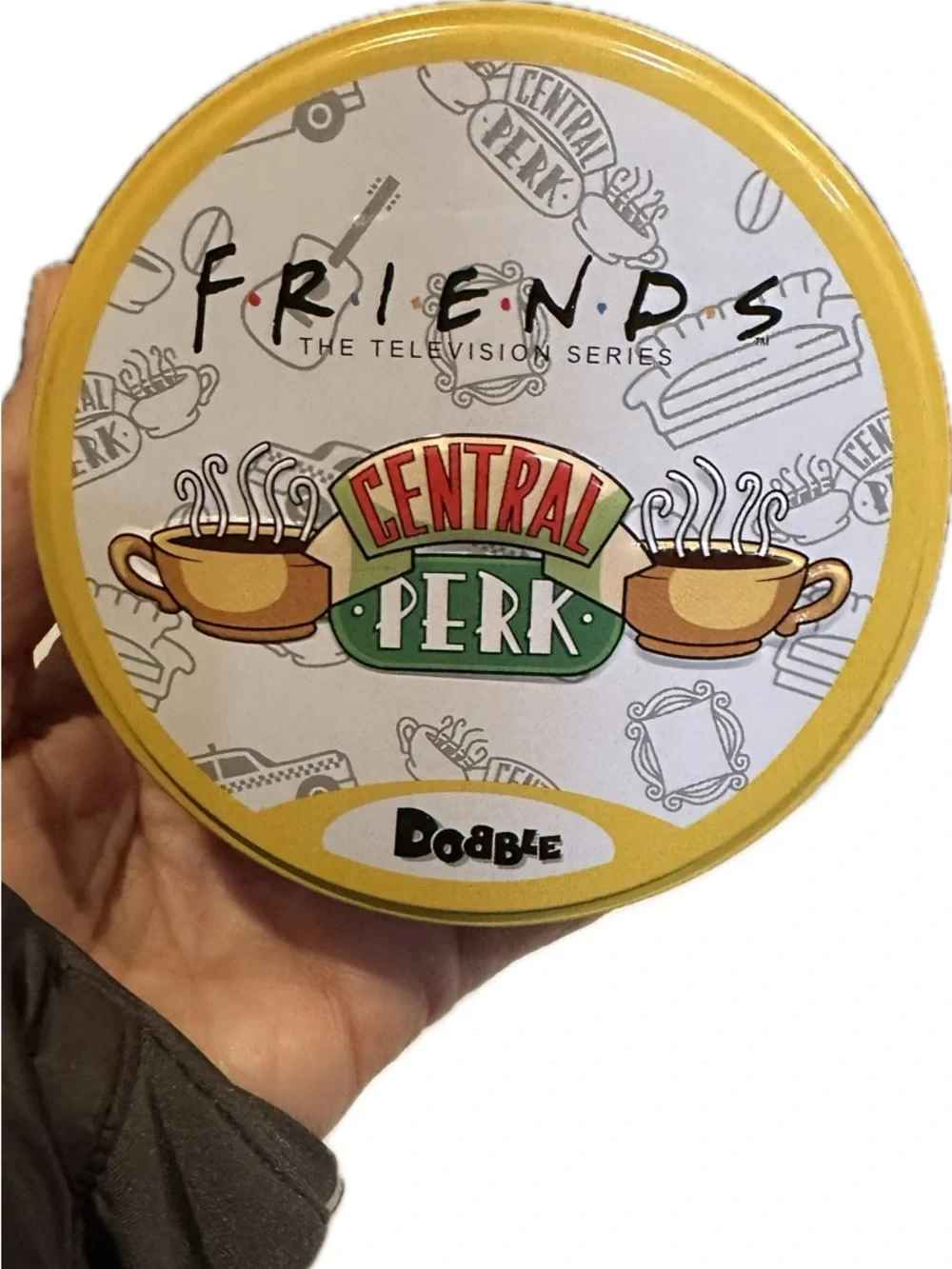 DOBBLE SPOT IT FRIENDS CENTRAL PERK TIN MATCHING CARD GAME TRAVEL LEARNING EDUCA