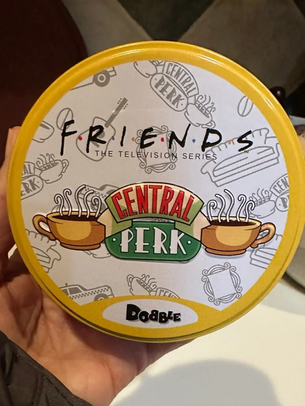 DOBBLE SPOT IT FRIENDS CENTRAL PERK TIN MATCHING CARD GAME TRAVEL LEARNING EDUCA