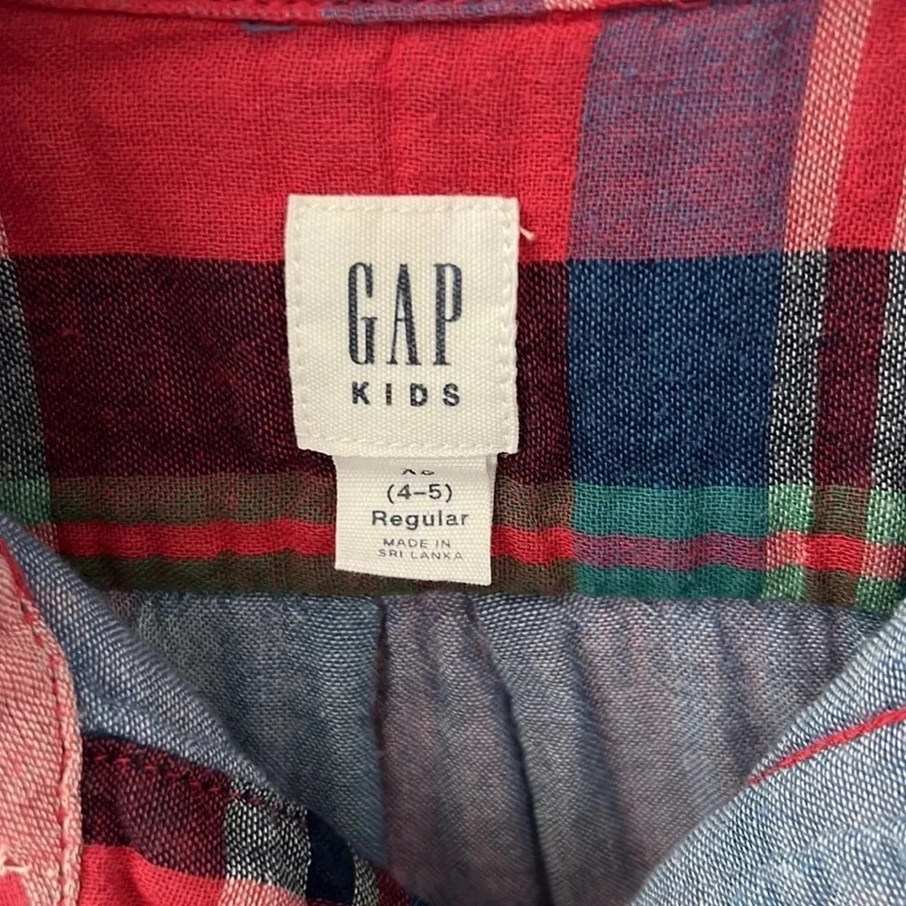 GAP Button up long sleeve boys shirt