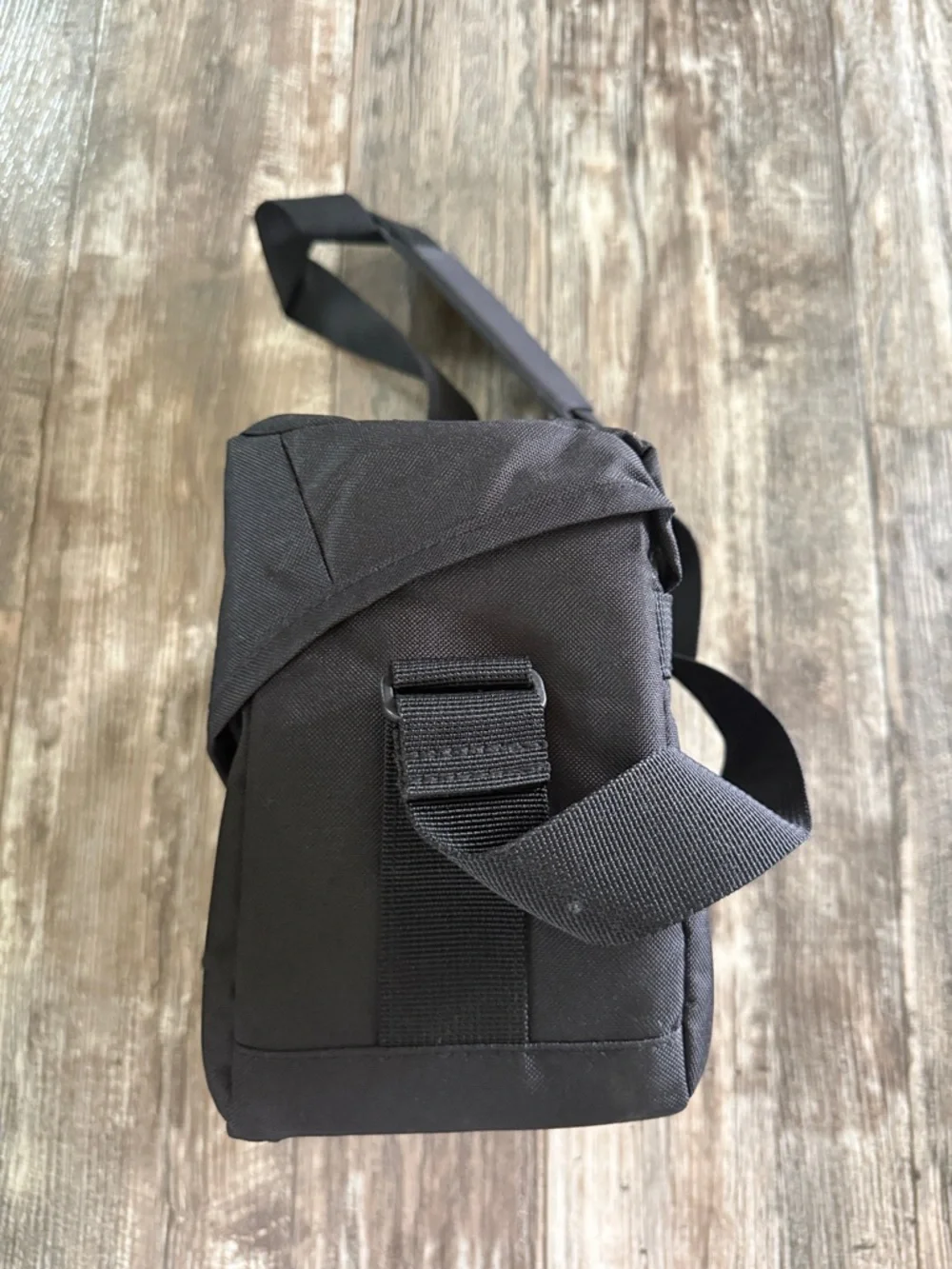 Canon eos shoulder