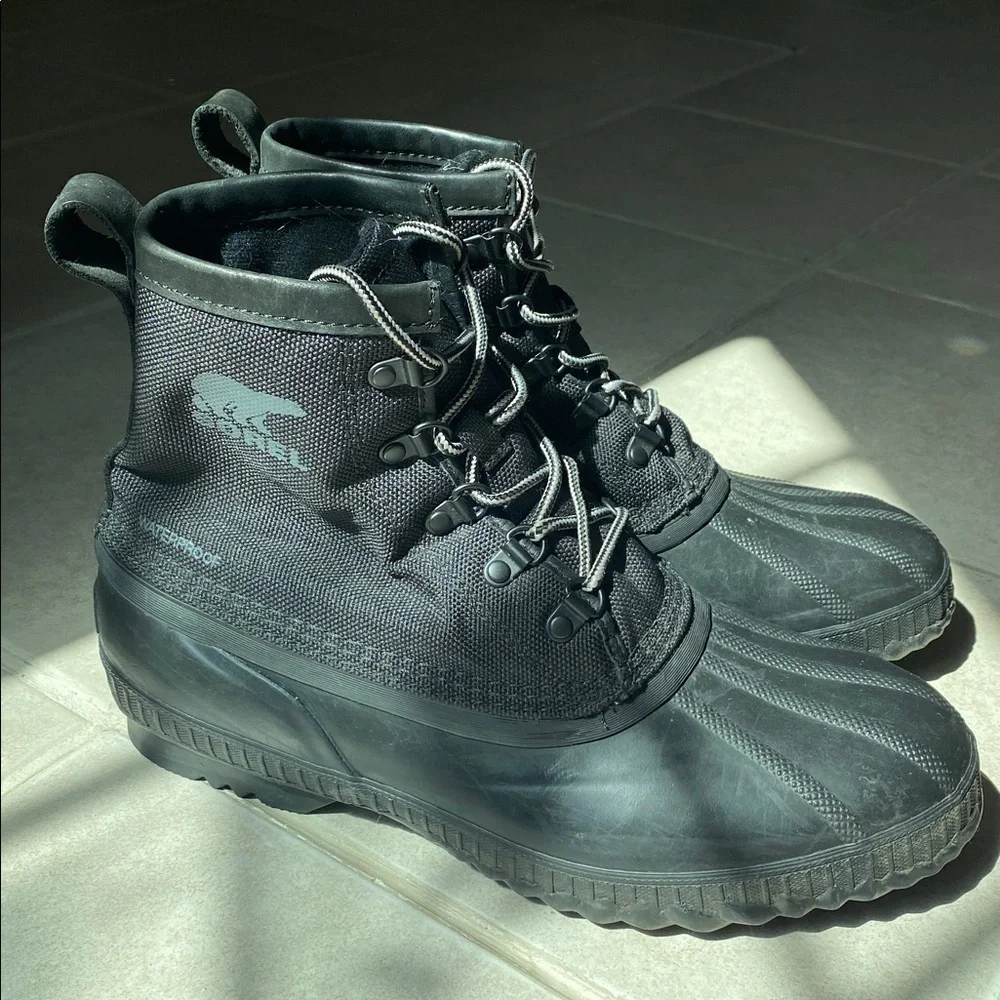 Sorel rugged lace