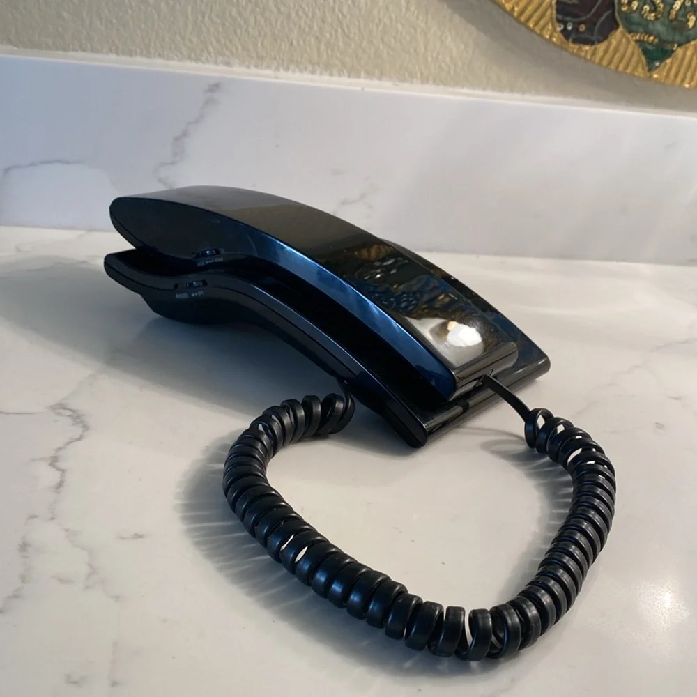 Slimline Contemporary telephone black
