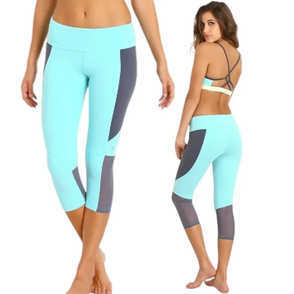 ALO YOGA StretchFlex Illusion Capri Leggings Green Anti Bacterial Active Small