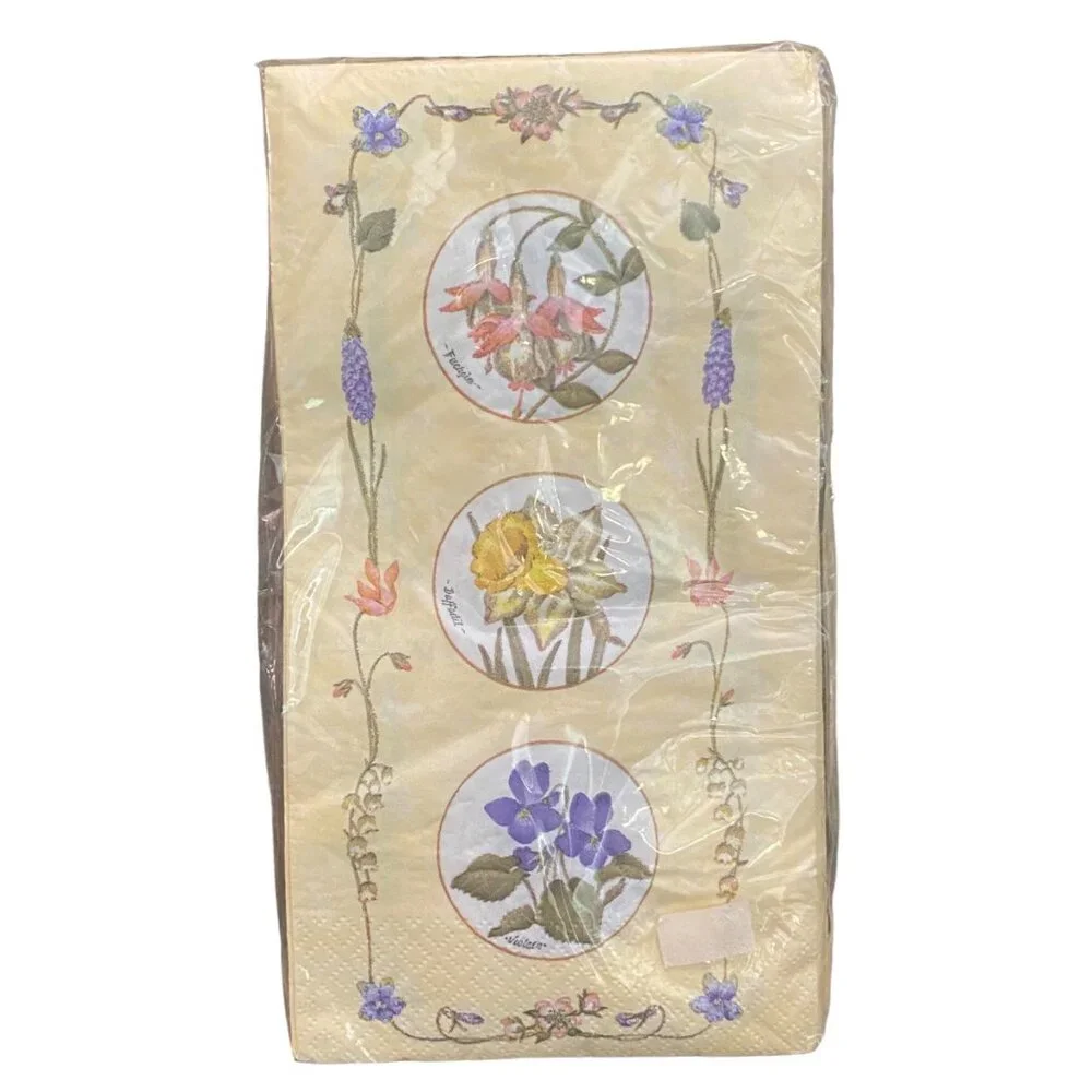 Spring Flowers Special‎ Occasion Napkins Guest Towels 3 Ply (16) Daffodil Violet