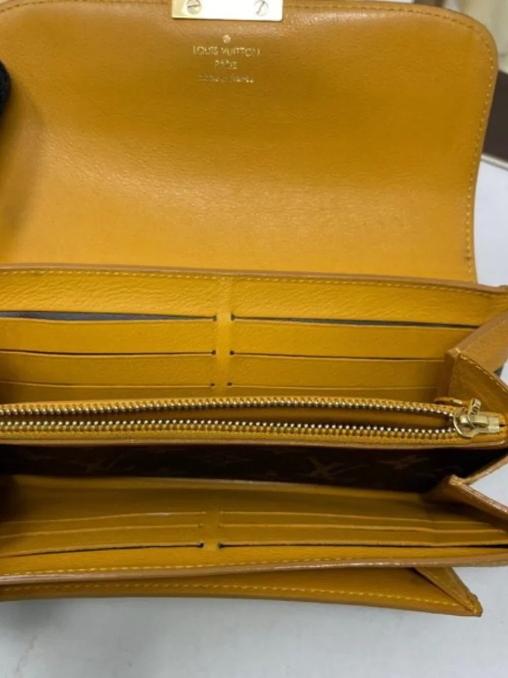 Louis Vuitton 100% authentic