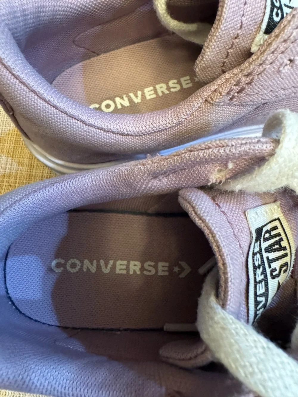 Converse soft mauve