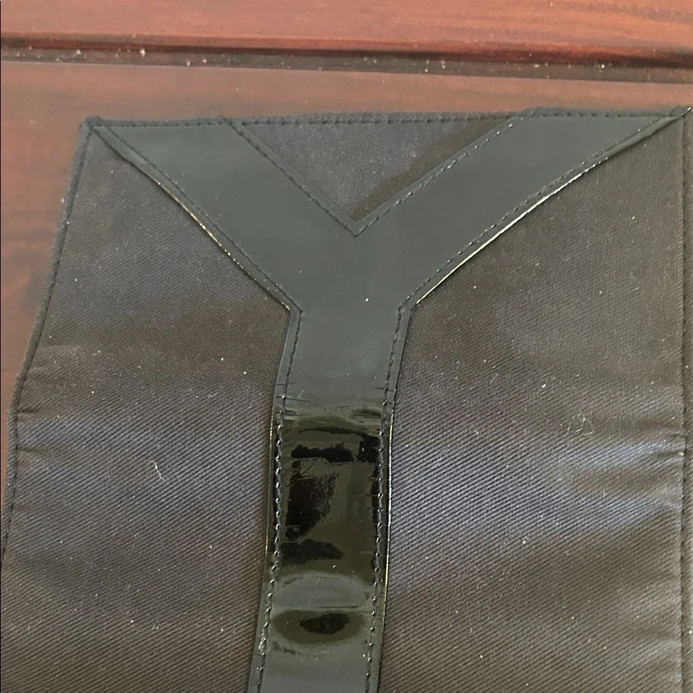 YSL Parfums Black Compact with Glossy Patent Y Accent