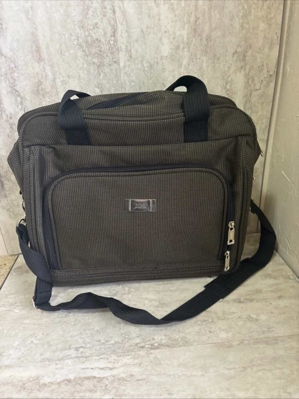 Image Traveler Vintage/ Overnight Carry On Bag/ 15 X 13x 6” Roller Bag- Slot EUC