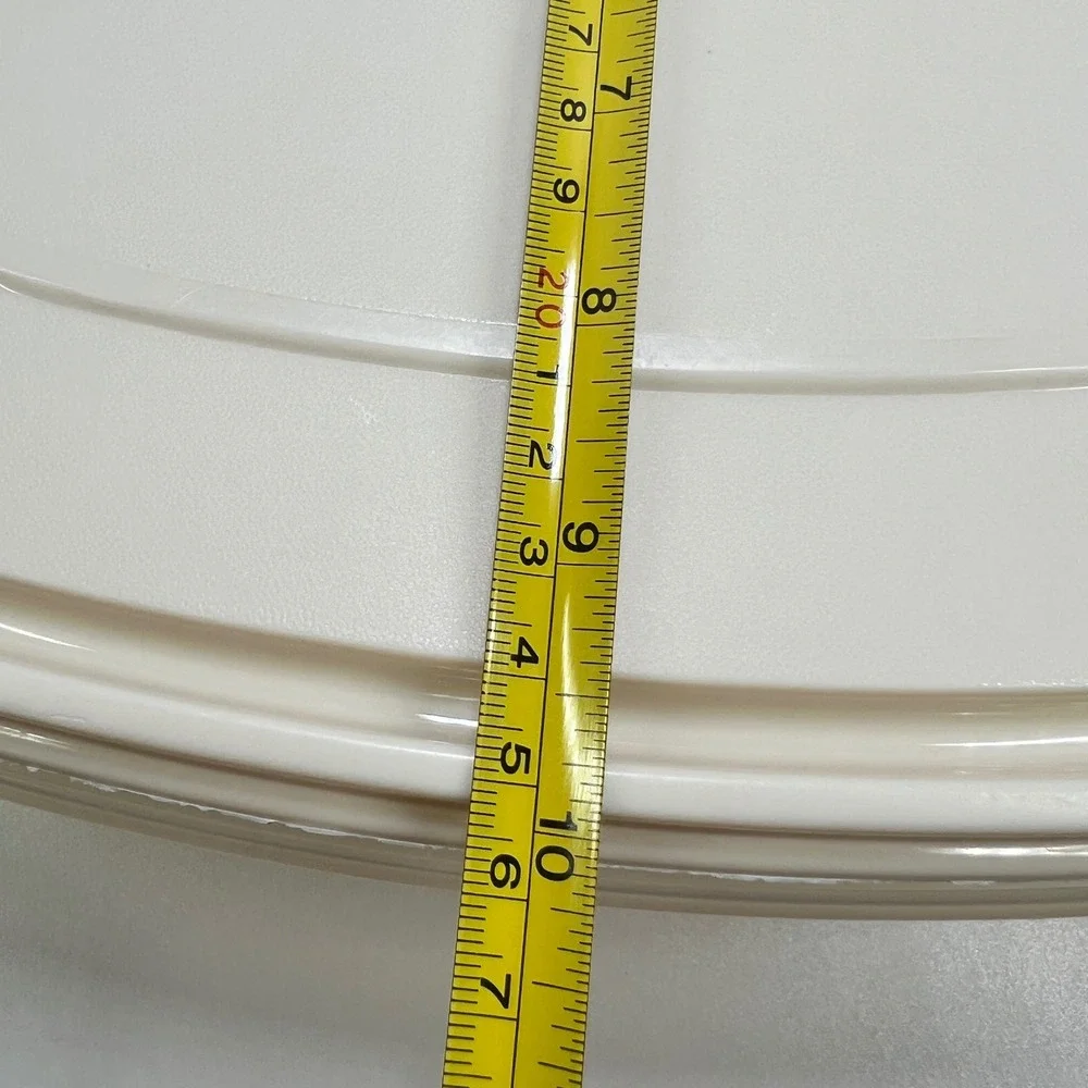 Rubbermaid features age