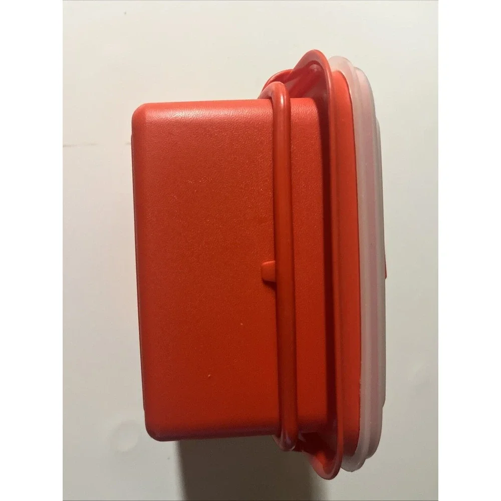 Tupperware manufactured those