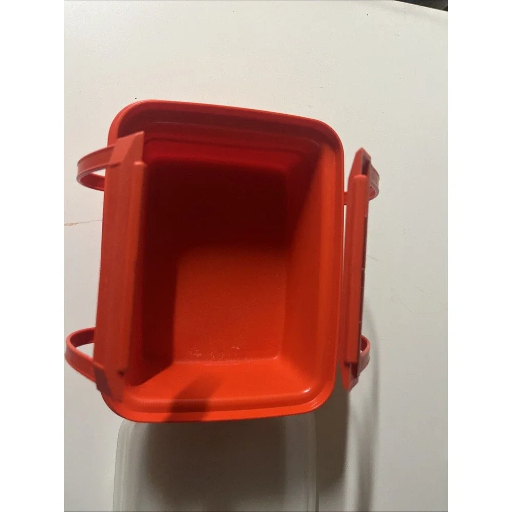 Tupperware box states
