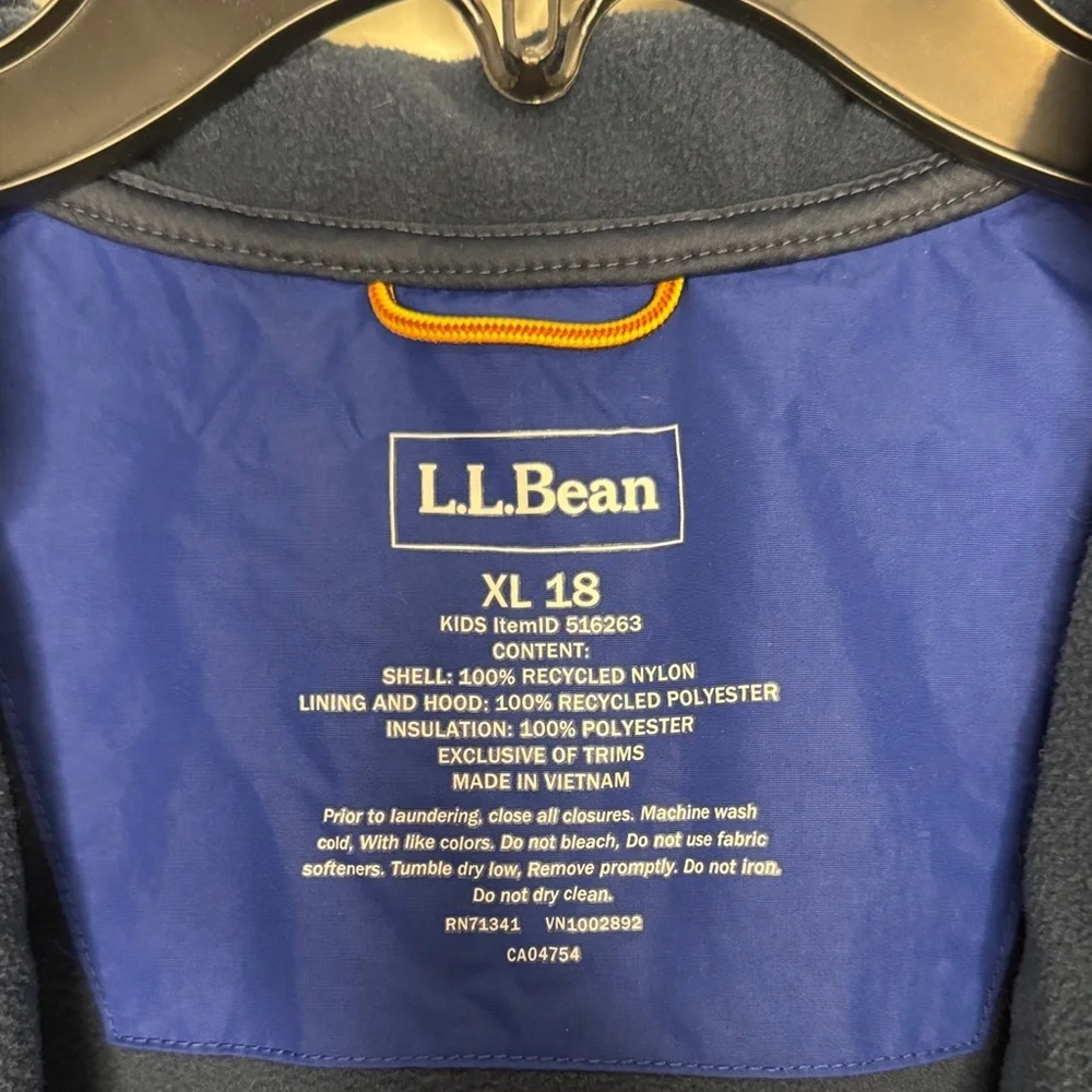 L.L. Bean closure ll resistant