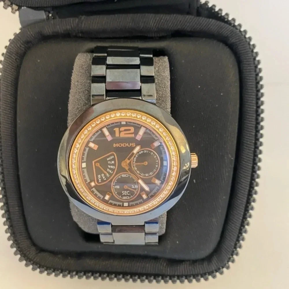 Modus hands dial watch