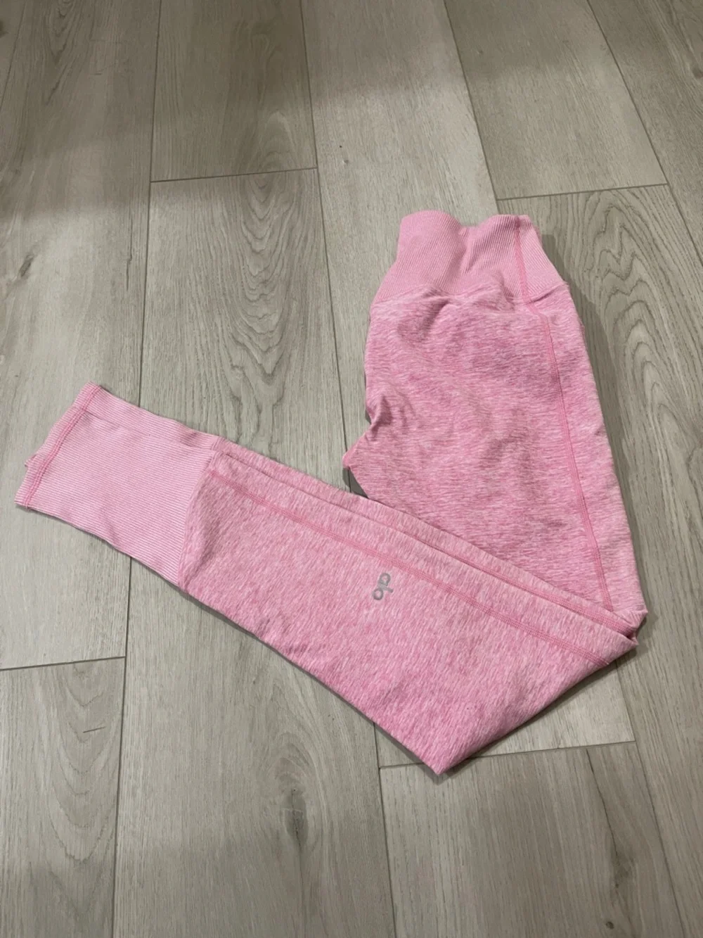 ALO Yoga comfortable pink