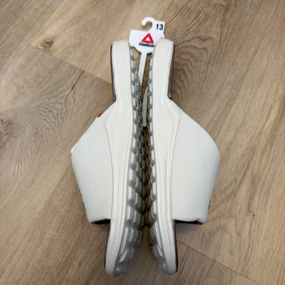 Reebok brown slides perfect