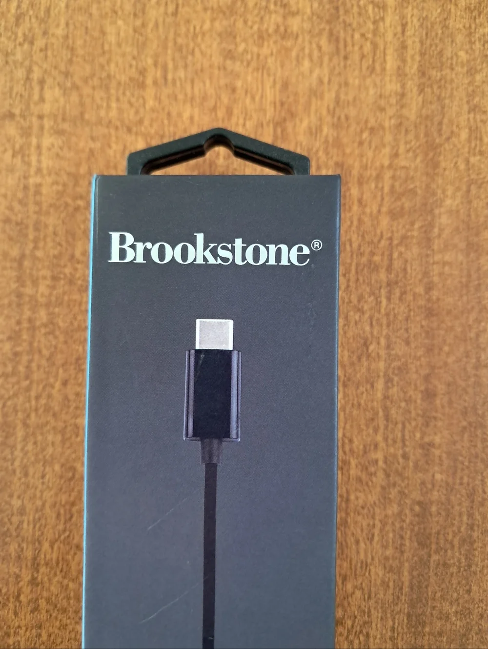 New Brookstone Aux 3.5 MM To Type C Adapter 6 Inch Electronics Phone