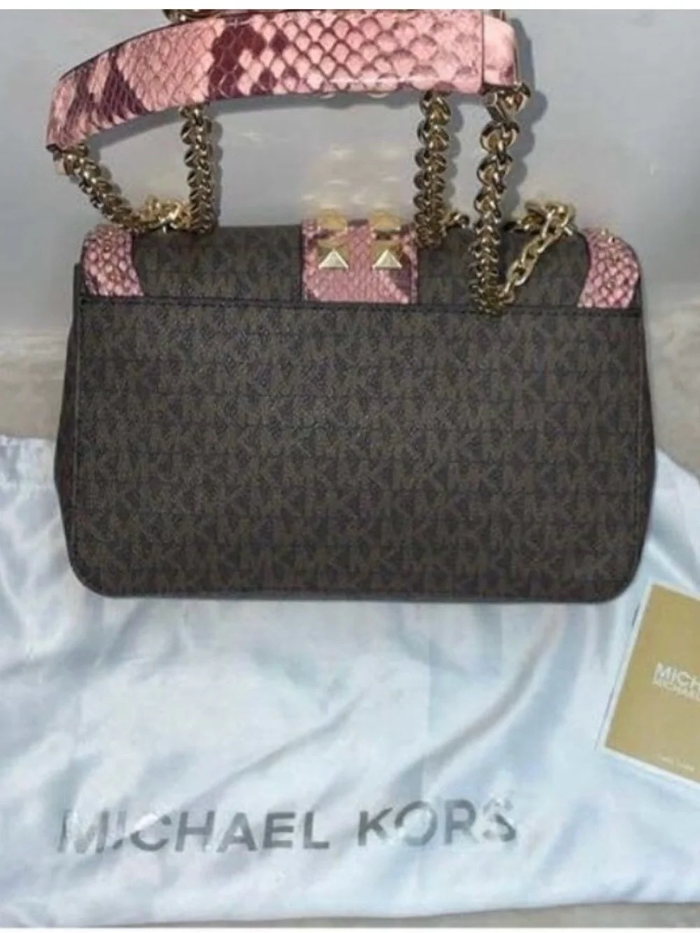 Michael Kors signature mk